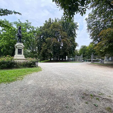 Daire Tadino Ai Giardini Indro Montanelli By Halldis